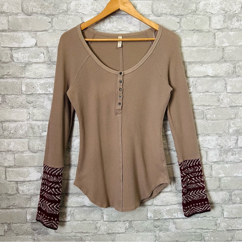 Free People Women's Medium Alpine Ski Lodge Thermal in Beige. Crotchet Knit Cuff